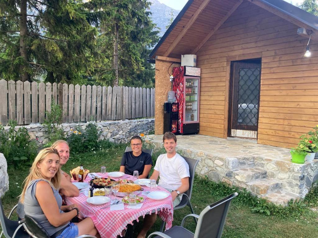 Bujtina Arturi Hotel Valbone Exterior photo