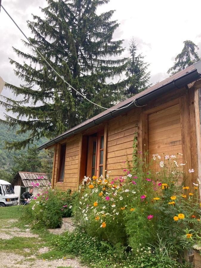 Bujtina Arturi Hotel Valbone Exterior photo