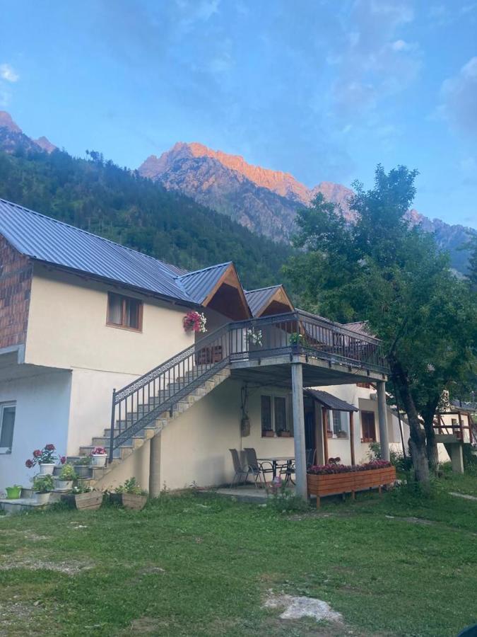 Bujtina Arturi Hotel Valbone Exterior photo
