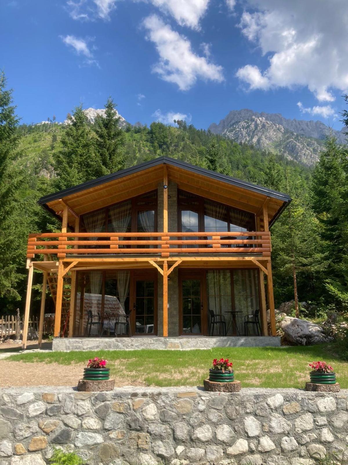 Bujtina Arturi Hotel Valbone Exterior photo
