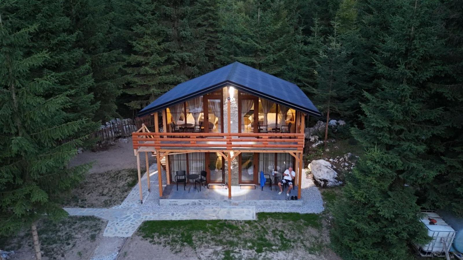 Bujtina Arturi Hotel Valbone Exterior photo