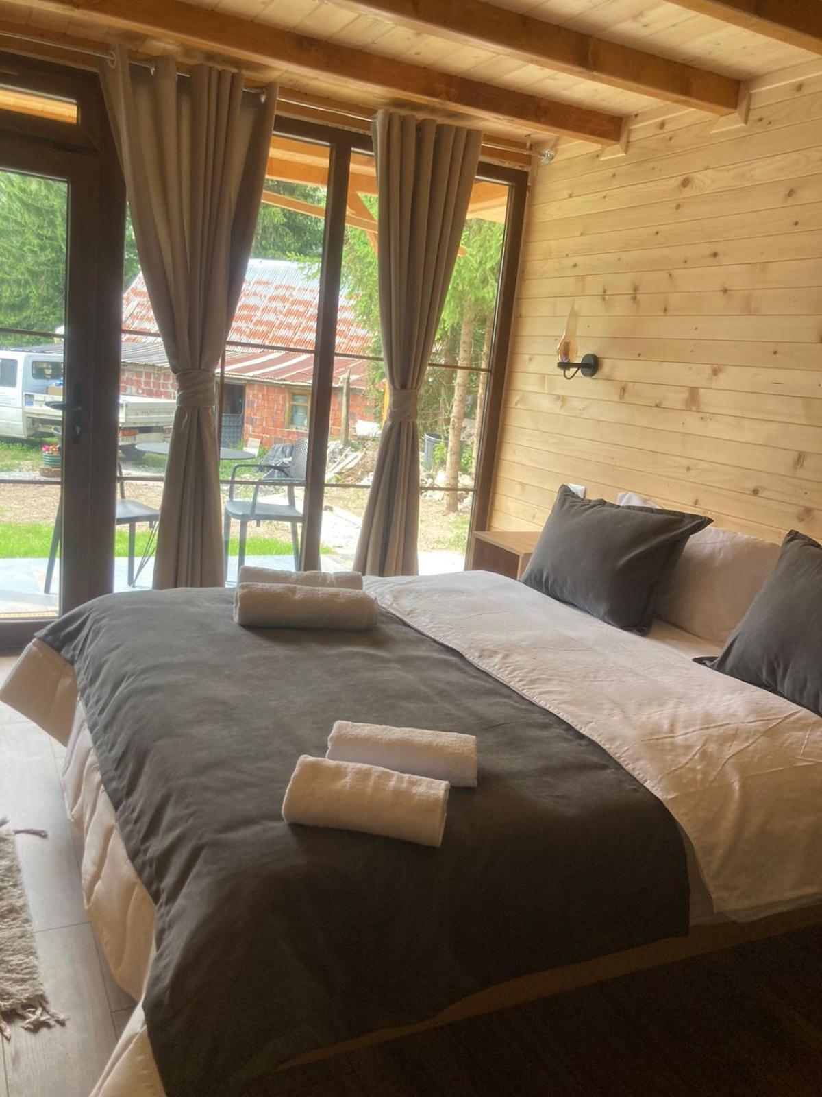 Bujtina Arturi Hotel Valbone Exterior photo